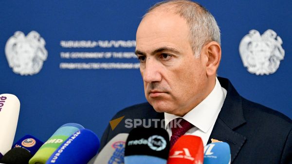 Премьер-министр Никол Пашинян проводит брифинг после очередного заседания правительства (11 сентября 2026). Еревaн - Sputnik Армения