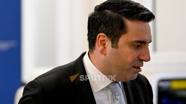 Секретарь совбеза Ален Симонян после очередного заседания правительства (11 сентября 2026). Еревaн - Sputnik Армения