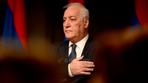 Президент Ваагн Хачатурян на ежегодном заседании Совета попечителей всеармянского фонда Айастан (15 сентября 2026). Еревaн - Sputnik Армения