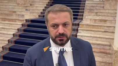 Министр экономики Геворк Папоян общается с прессой (17 сентября 2026). Еревaн