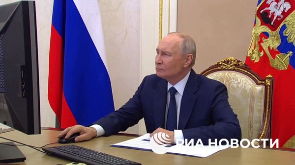 Путин голосует на выборах  - Sputnik Армения
