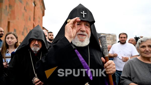 Католикос Гарегин II на церемонии освящения церкви города Бюрегаван Котайкской епархии (19 сентября 2026). Котайк - Sputnik Армения