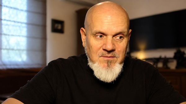 Политолог Олег Макаренко: Армения рискует остаться один на один с соперниками и врагами - Sputnik Армения
