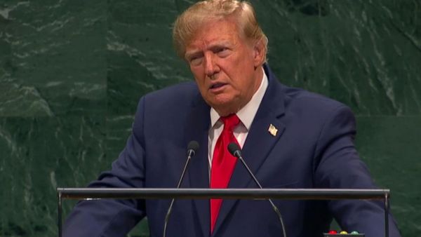 Кубинские дипломаты покинули зал Генассамблеи ООН после того, как Трамп назвал Кубу абсолютно провалившимся государством.  - Sputnik Армения