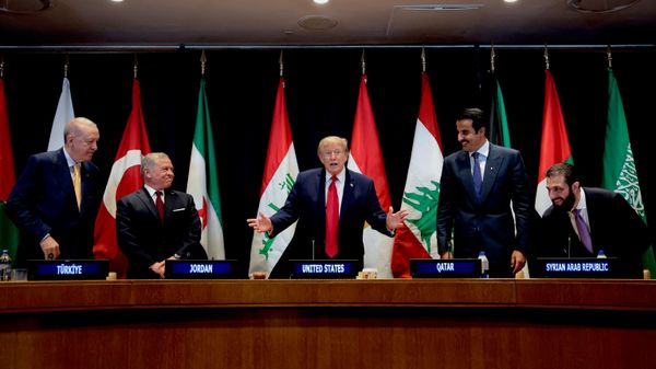 Президент США Дональд Трамп, президент Турции Реджеп Тайип Эрдоган, король Иордании Абдалла II, эмир Катара шейх Тамим бин Хамад Аль Тани и президент Сирии Ахмед аш-Шара на 81-й Генеральной Ассамблее ООН (22 сентября 2026). Нью-Йорк - Sputnik Армения