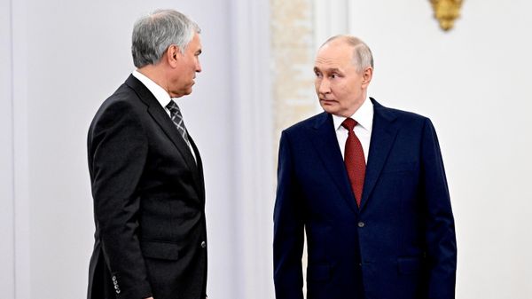Президент РФ Владимир Путин и председатель Государственной Думы РФ Вячеслав Володин - Sputnik Армения