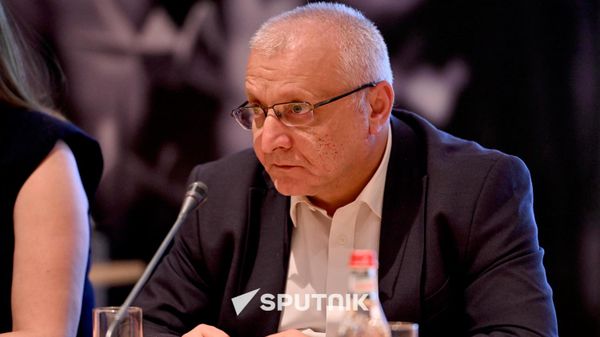 Սուրեն Սուրենյանց - Sputnik Արմենիա