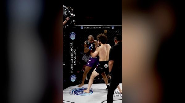 Спартак Микаелян (3-0) одержал своею третью подряд досрочную победу в профессиональном ММА - Sputnik Армения