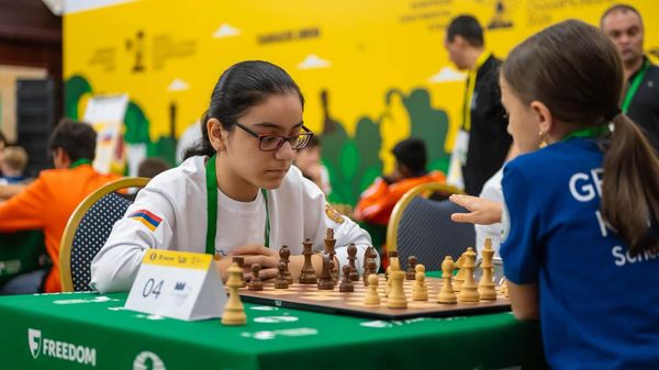 Армянская участница европейского континентального раунда командного чемпионата мира среди школьников 2026 года (29 сентября 2026). Цахкадзор - Sputnik Армения
