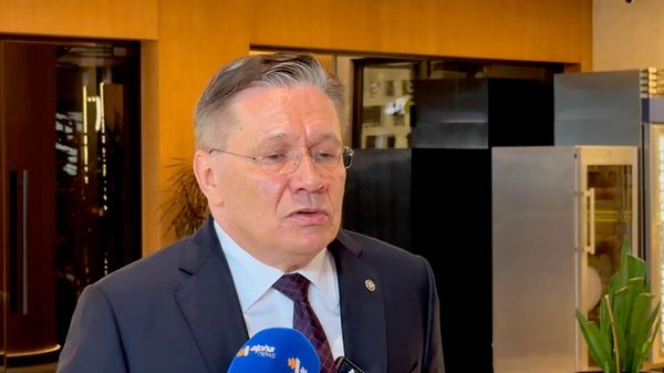 Лихачев рассказал о том, что подарил сегодня Пашиняну - Sputnik Արմենիա