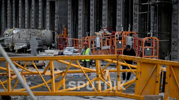 Место гибели рабочих на стройплощадке при демонтаже строительного крана (29 сентября 2026). Еревaн - Sputnik Армения
