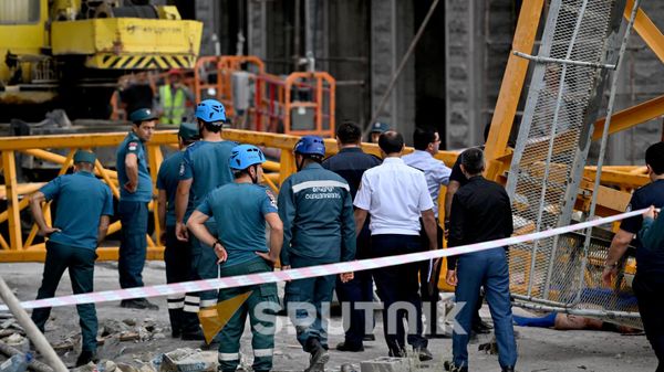 Место гибели рабочих на стройплощадке при демонтаже строительного крана (29 сентября 2026). Еревaн - Sputnik Армения