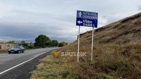 Информационная табличка на въезде в село Шаки в Сюнике - Sputnik Армения