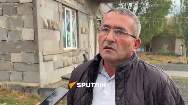 Глава села Шаки Рубен Манучарян отвечает на вопросы корреспондента Sputnik Armenia (2 октября 2026). Сюник - Sputnik Արմենիա