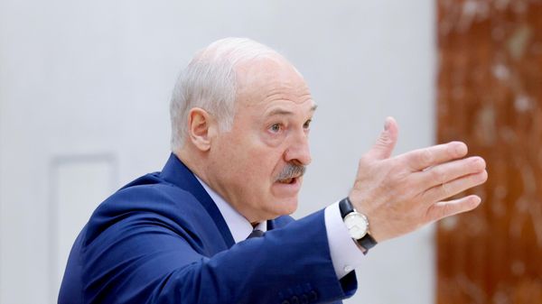 Президент Белоруссии Александр Лукашенко во время встречи с главами правительств государств - участников заседания Евразийского межправительственного совета (2 октября 2026). Минск - Sputnik Армения