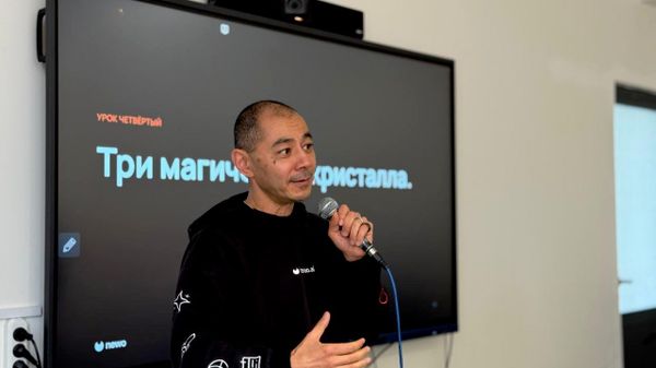  В Российско-Армянском университете прошел мастер-класс одного из известных предпринимателей и пионеров в области искусственного интеллекта Давида Яна (2 октября 2026). Еревaн - Sputnik Армения
