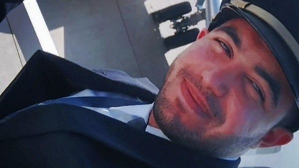 Второй пилот рейса Flydubai, который напал на командира экипажа - 29-летний гражданин Омана Хаммам аль-Хаммами - Sputnik Армения