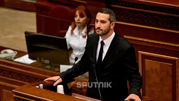 Рубен Рубинян выступает на заседании Парламента Армении (6 октября 2026). Еревaн - Sputnik Армения