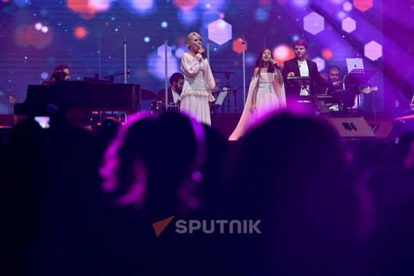 Певица Арпи с дочерью вступает на концерте "Тоска вслух"  - Sputnik Армения
