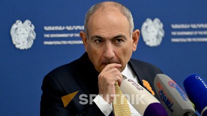 Премьер-министр Никол Пашинян на брифинге (8 октября 2026). Еревaн