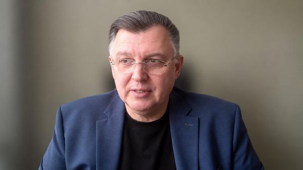 Властям Армении извне навязывают повестку по конфронтации с Россией, считает политолог Александр Дудчак - Sputnik Армения