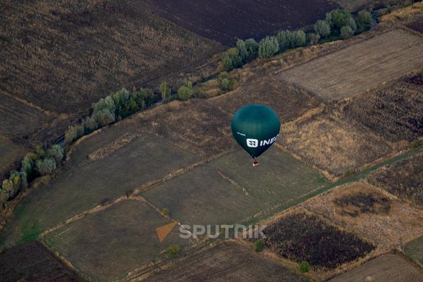 Օդապարիկները տարբեր բարձրություններում են թռչում - Sputnik Արմենիա