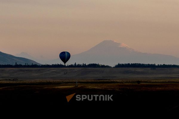 Հայաստանյան այն գեղեցկությունը, որը գերել է օդապարիկների օտարերկրացի օդաչուներին - Sputnik Արմենիա