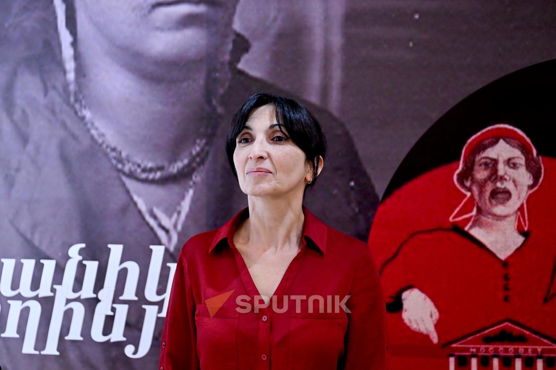 Со-основательница ОО Новая культура справедливости Зара Оганесян на открытии выставки, посвящённой 150-летию Шушаник Кургинян (10 октября 2026). Еревaн - Sputnik Արմենիա, 1920, 10.10.2026