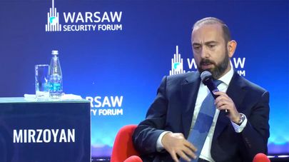 Министр иностранных дел и международной торговли Арарат Мирзоян на панельной дискуссии "Недопеченный или поэтапный? Переосмысление расширения ЕС" в рамках Варшавского форума безопасности (13 октября 2026). Варшава