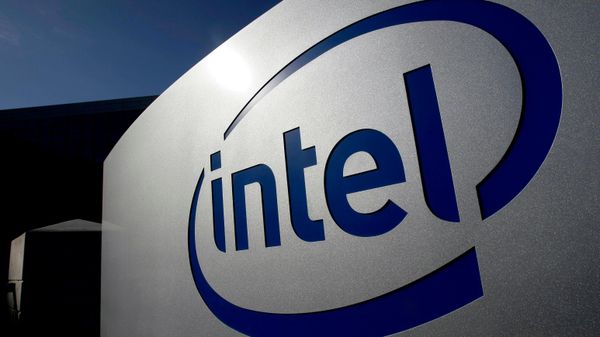 Логотип Intel  - Sputnik Армения