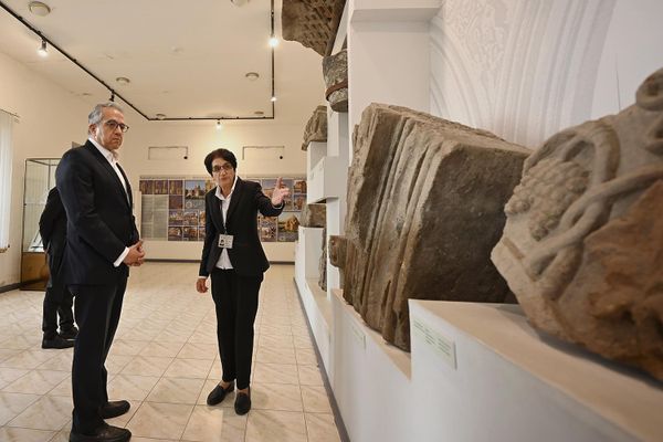 ՅՈՒՆԵՍԿՕ-ի գլխավոր տնօրենն այցելել է Զվարթնոց տաճար - Sputnik Արմենիա