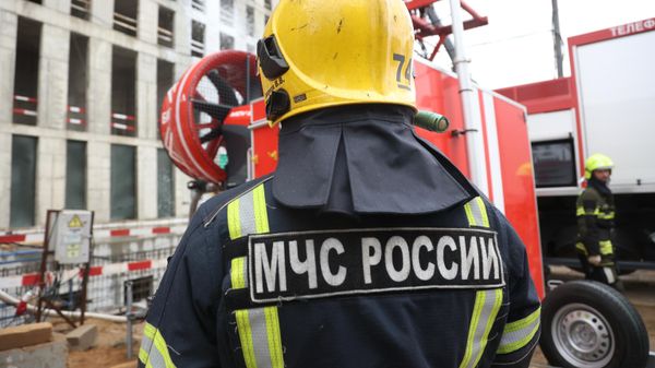 Сотрудник МЧС России - Sputnik Армения