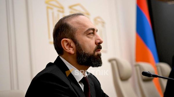 Глава МИД Арарат Мирзоян на заседании Постоянной комиссии НС по внешним связям (21 октября 2026). Еревaн Глава МИД Арарат Мирзоян на заседании Постоянной комиссии НС по внешним связям (21 октября 2026). Еревaн - Sputnik Армения