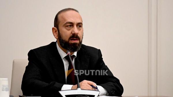 Глава МИД Арарат Мирзоян на заседании Постоянной комиссии НС по внешним связям (21 октября 2026). Еревaн - Sputnik Армения