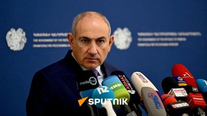 Премьер-министр Никол Пашинян во время брифинге (22 октября 2026). Еревaн
