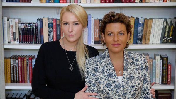 Яна Лантратова и Маргарита Симоньян - Sputnik Армения