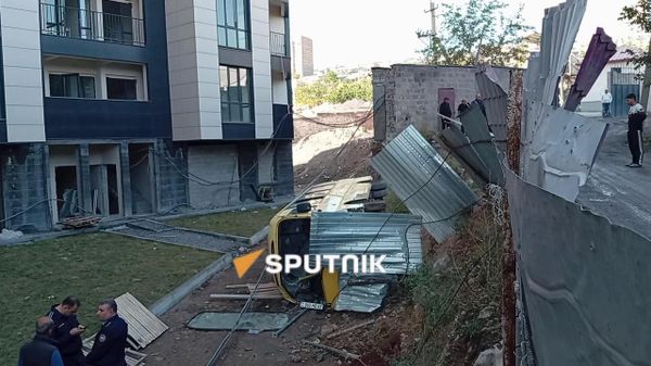 Երևանում կողաշրջված ավտոբուսի ուղևորների մի մասը հնդիկներ են. ի՞նչ վիճակում են նրանք - Sputnik Արմենիա