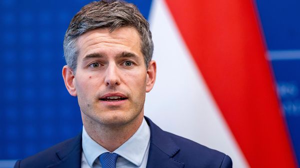 Министр иностранных дел Нидерландов Том Берендсен выступает на пресс-конференции после встречи с литовским коллегой (8 сентября 2026). Вильнюс - Sputnik Армения