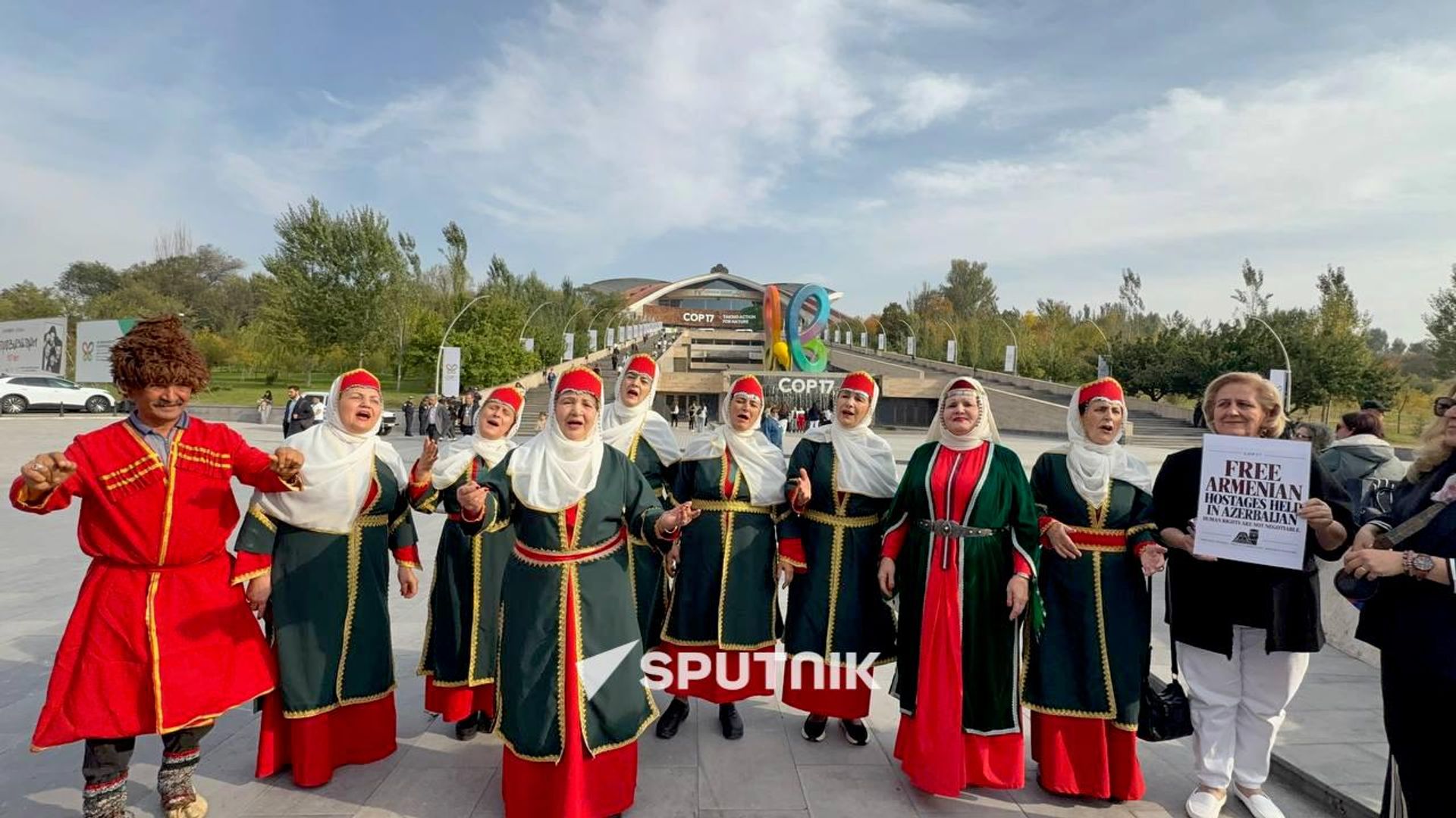 Акция протеста арцахцев у СКК (28 октября 2026). Еревaн - Sputnik Արմենիա, 1920, 28.10.2026