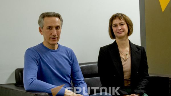 Заслуженный артист России, ведущий актёр Государственного академического Малого театра России Василий Дахненко и руководитель музейно-информационного центра Малого театра ВераТарасова - Sputnik Армения