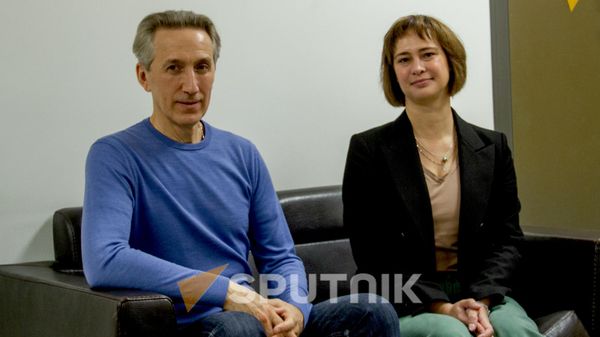 Заслуженный артист России, ведущий актёр Государственного академического Малого театра России Василий Дахненко и руководитель музейно-информационного центра Малого театра ВераТарасова - Sputnik Армения