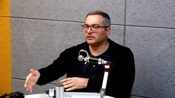KPI-ն ցածր է, աշխատավարձերը չպետք է բարձրանան․ Թորոսյանը առաջարկում է ավագանին դարձնել պրոֆեսիոնալ - Sputnik Արմենիա