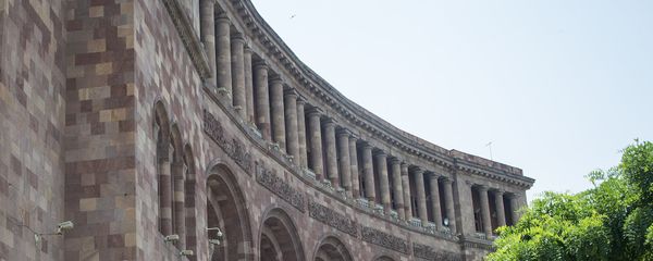 Здание правительства Армении на площади Республики в Ереване Здание правительства Армении на площади Республики в Ереване - Sputnik Армения