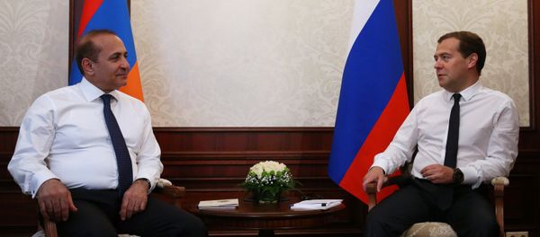 Д.Медведев провел переговоры с премьер-министромАрмении О.Абраамяном в Сочи - Sputnik Արմենիա