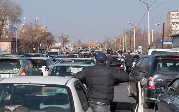 Автопробег против запрета на праворульные автомобили в Армении Автопробег против запрета на праворульные автомобили в Армении - Sputnik Армения