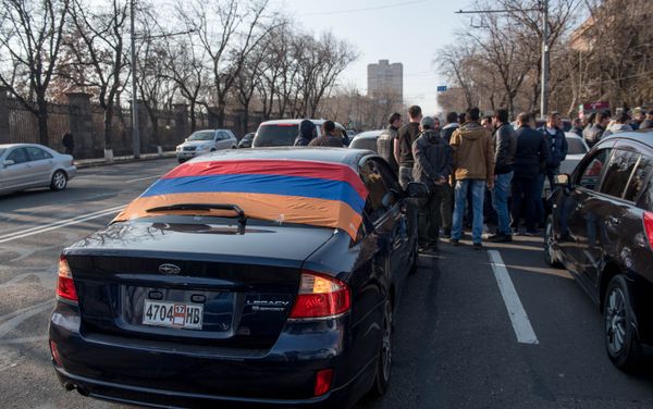 Автопробег против запрета на праворульные автомобили в Армении Автопробег против запрета на праворульные автомобили в Армении - Sputnik Армения