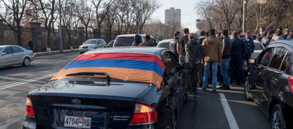 Автопробег против запрета на праворульные автомобили в Армении Автопробег против запрета на праворульные автомобили в Армении - Sputnik Армения