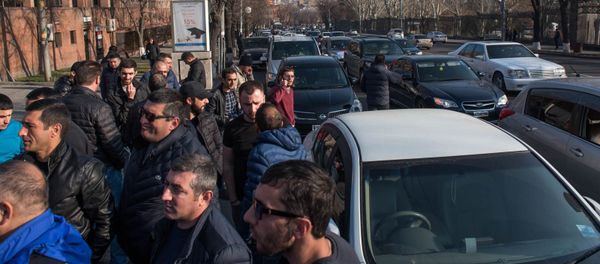 Автопробег против запрета на праворульные автомобили в Армении - Sputnik Արմենիա