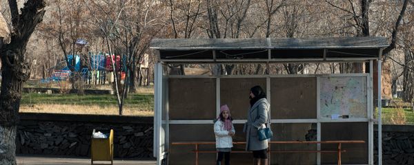 Автобусная остановка в Канакер-Зейтуне - Sputnik Армения