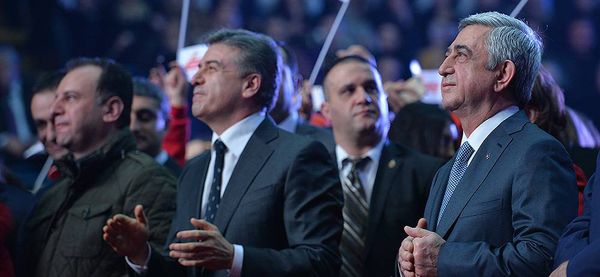Премьер-министр Армении Серж Саргсян, экс-премьер Карен Карапетян, министр обороны Виген Саркисян - Sputnik Армения
